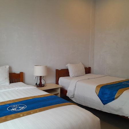 Hotel Dhyana Pura Kapal Zewnętrze zdjęcie