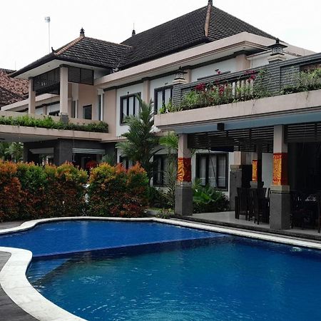Hotel Dhyana Pura Kapal Zewnętrze zdjęcie
