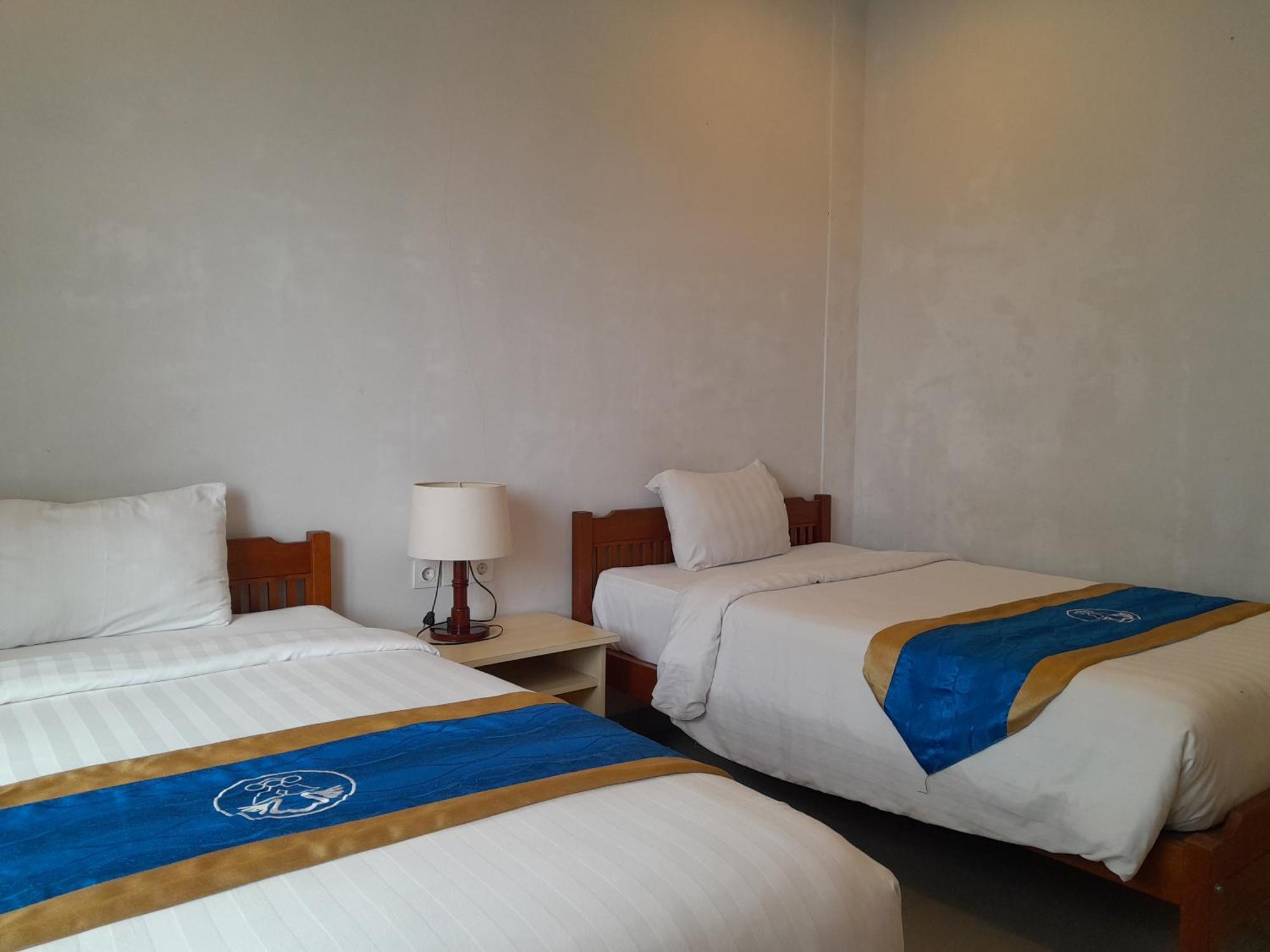 Hotel Dhyana Pura Kapal Zewnętrze zdjęcie