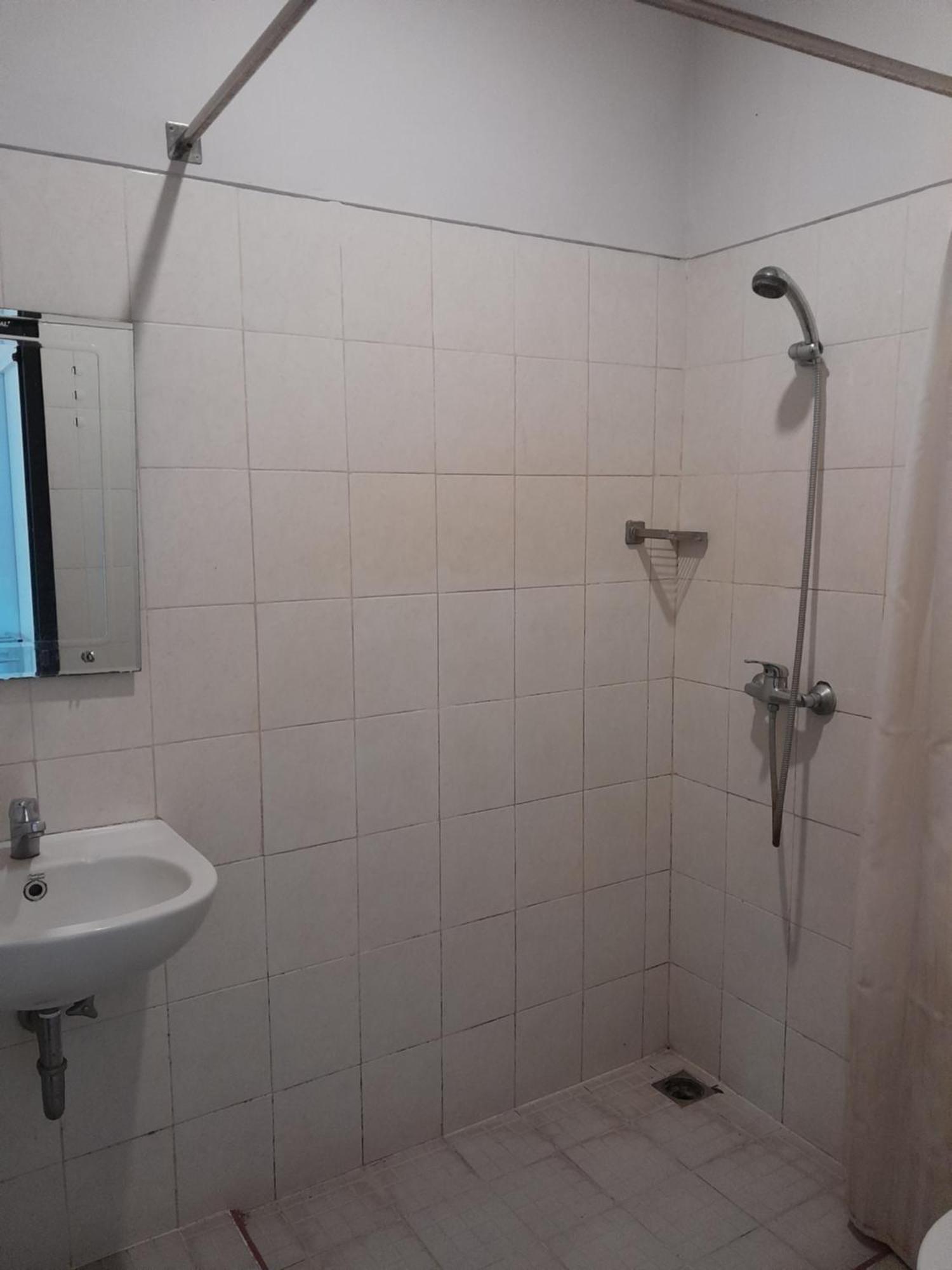 Hotel Dhyana Pura Kapal Zewnętrze zdjęcie