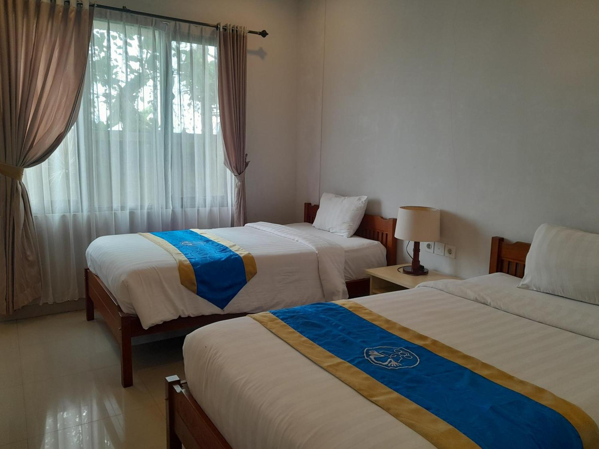 Hotel Dhyana Pura Kapal Zewnętrze zdjęcie