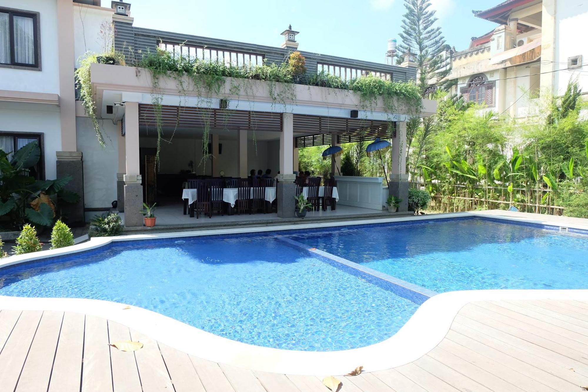 Hotel Dhyana Pura Kapal Zewnętrze zdjęcie